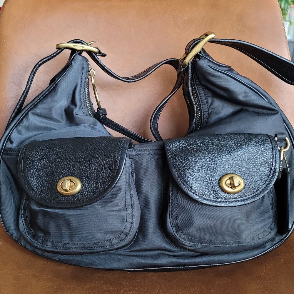Cargo Hobo With Vintage Rose Print Interior